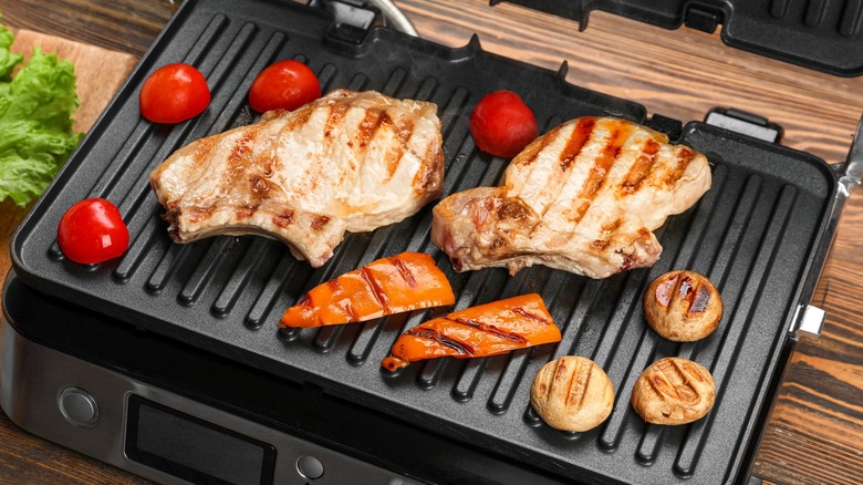 Food on indoor electric grill