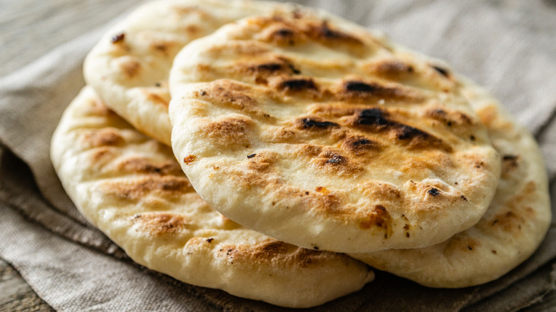 Toasted pita bread