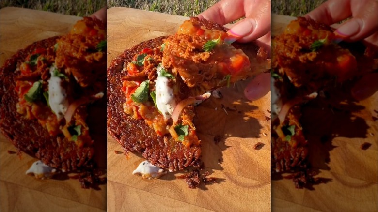 Latke pizza with harissa chicken