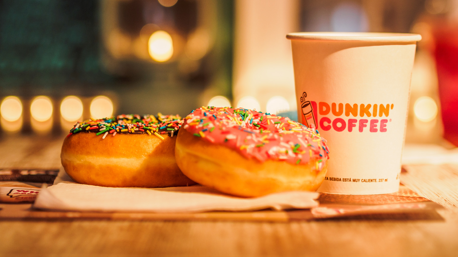 https://www.thedailymeal.com/img/gallery/a-festive-new-cold-brew-highlights-dunkins-holiday-menu/l-intro-1667489361.jpg