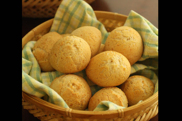 Brazil: Pão de Queijo