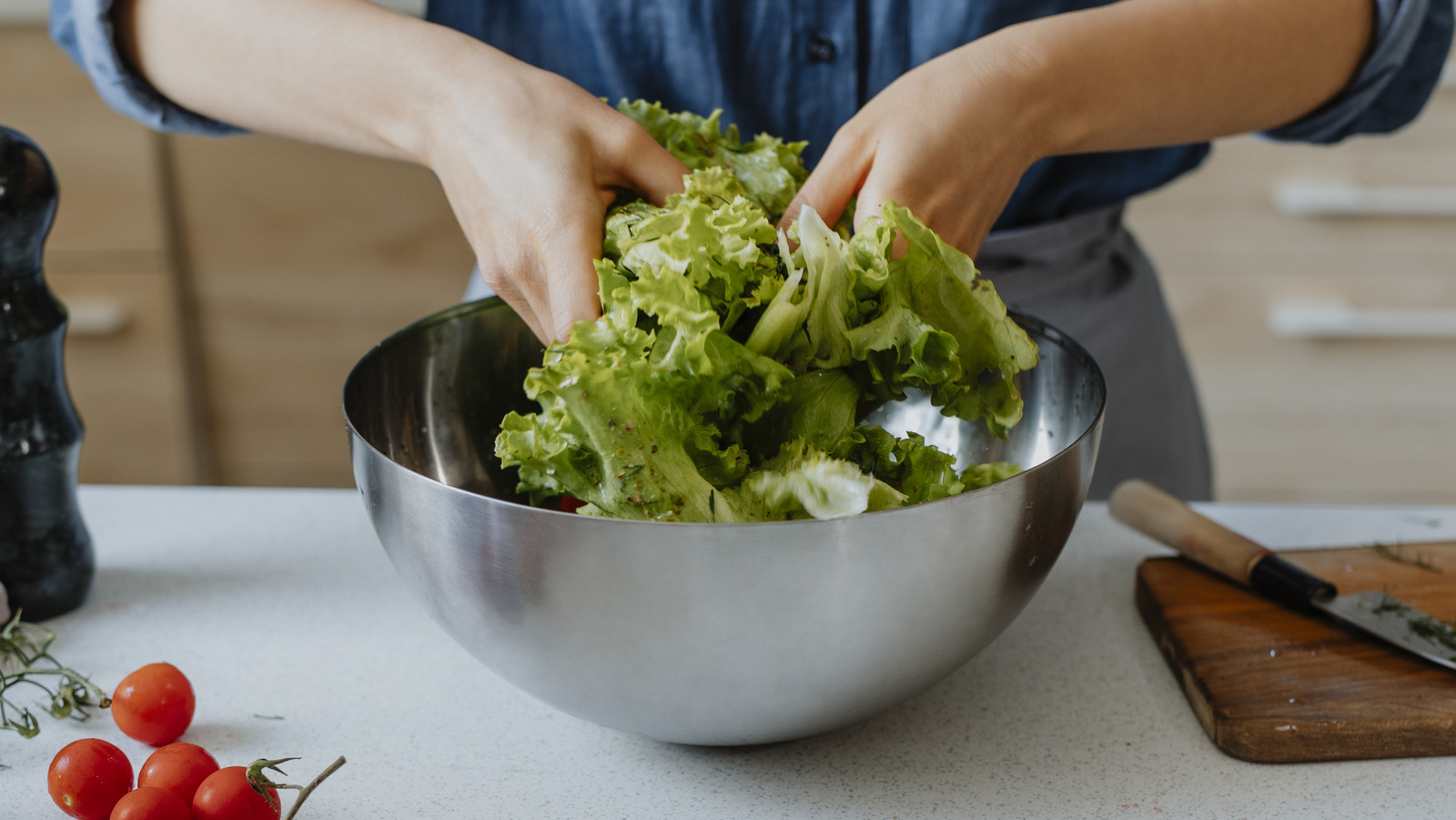 Why Everyone Needs A Salad Cutter Bowl