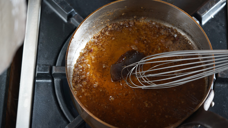 Deglazing a pot on stove