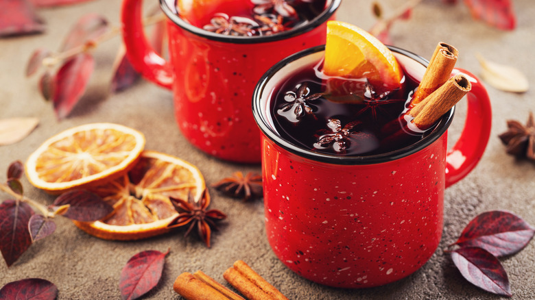 Mulled Wine: The Ultimate Holiday Party Pleaser (Spiced Hot Wine