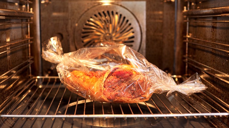 pork cooking in roasting bag