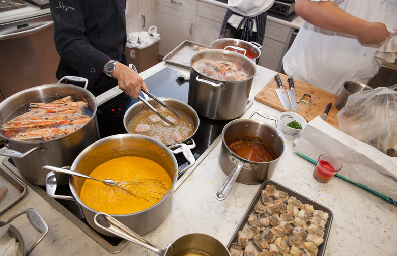 Chef Quek Prepares Several Dishes for "A Taste of Singapore"