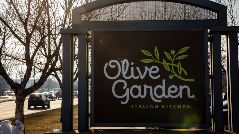 An Olive Garden sign outside 