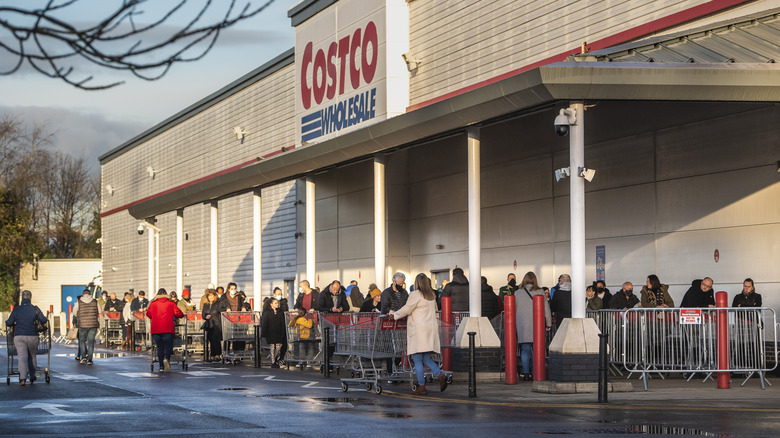 line outside Costco