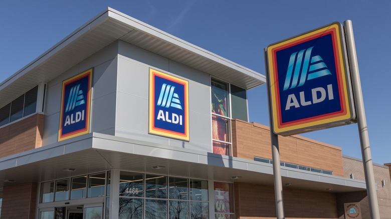 Aldi storefront