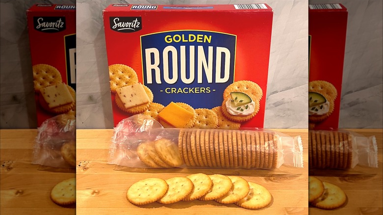 Savoritz Golden Round Crackers