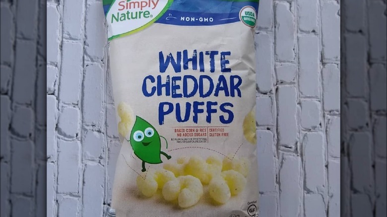 simply nature white cheddar puffs bag