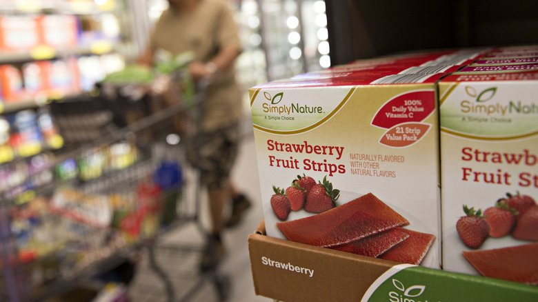 Simply Nature fruit strips on a shelf