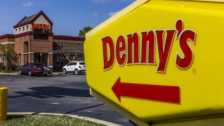 Denny's restaurant logo and sign