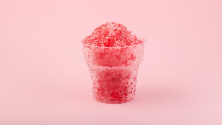 https://www.thedailymeal.com/img/gallery/all-you-need-is-a-blender-for-unbeatably-fluffy-shaved-ice/intro-1687985865.jpg