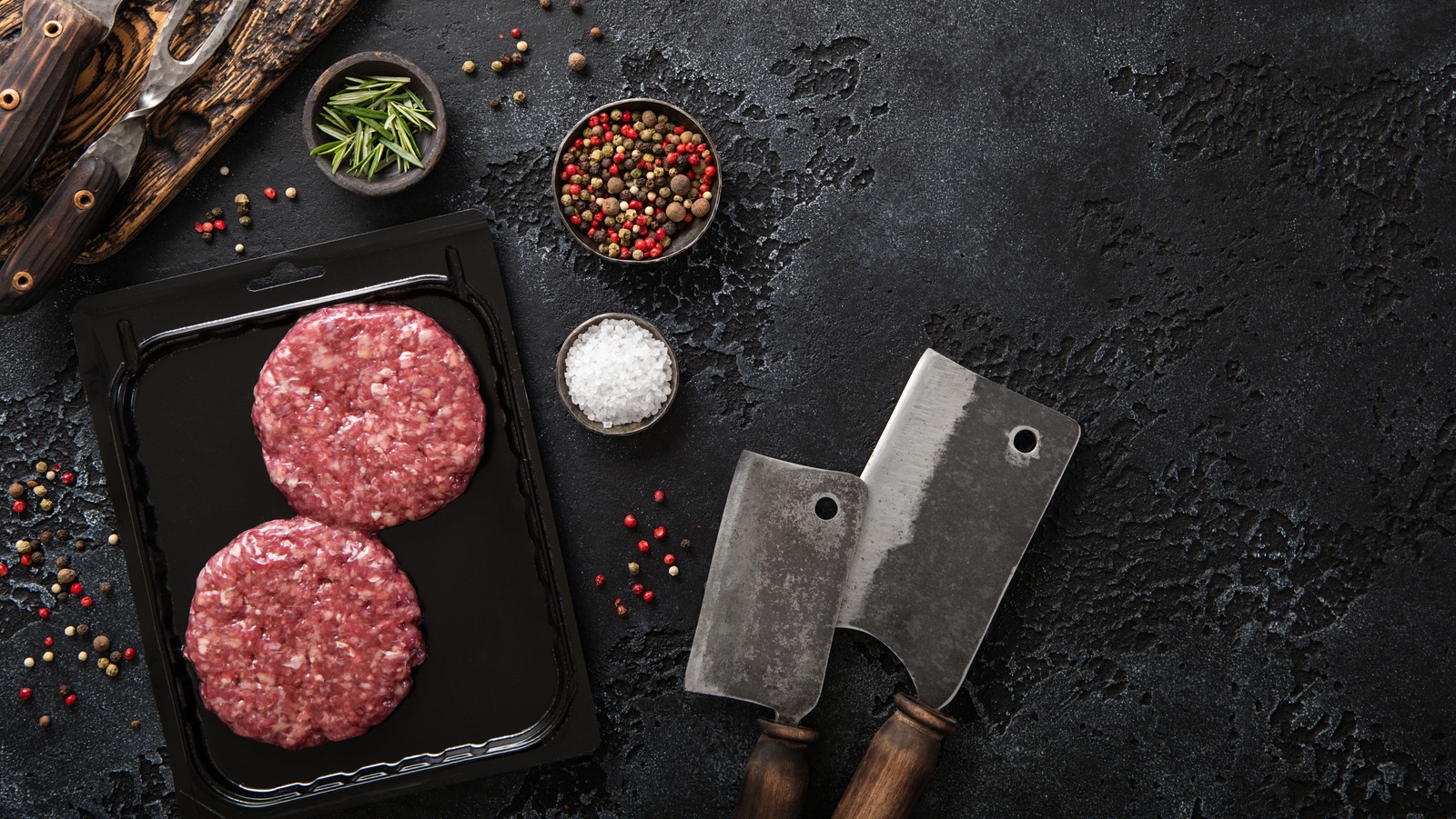 https://www.thedailymeal.com/img/gallery/all-you-need-is-a-cleaver-to-replicate-machine-ground-meat/l-intro-1701424873.jpg