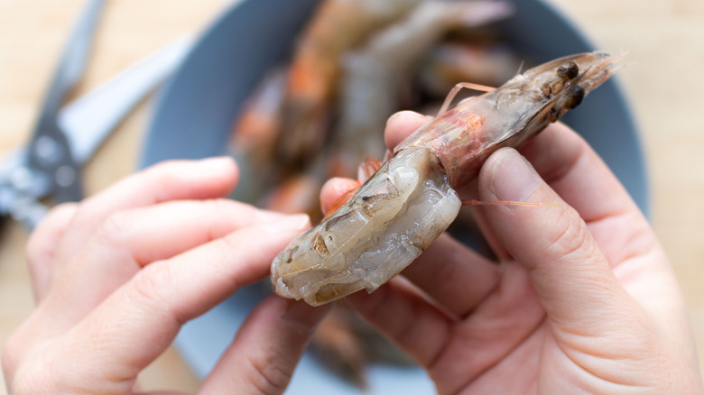 deveined shell-on shrimp