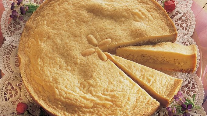 Almond-Filled Cookie Cake