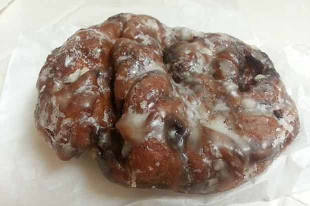 23) Bob's Donut and Pastry Shop, San Francisco: Apple Fritter