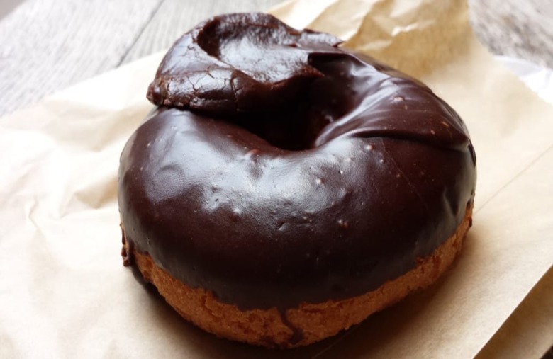 #13 Do-Rite Donuts and Coffee, Chicago: Chocolate Glazed