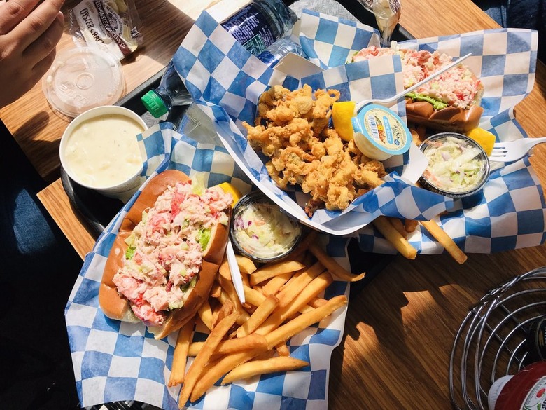 Iggy's Doughboy and Chowder House (Warwick and Narragansett, Rhode Island)