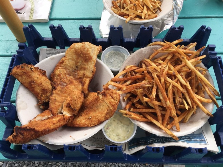 Bet's Fish Fry (Boothbay, Maine)