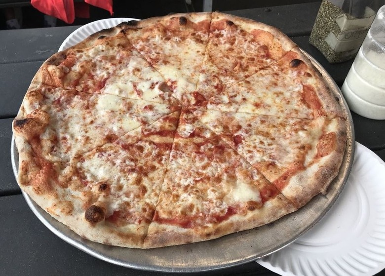 New Park Pizza (Queens, New York) 