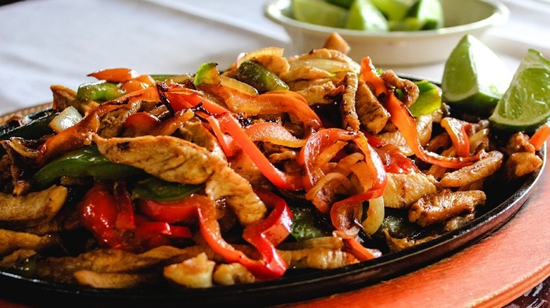 plate of fajitas