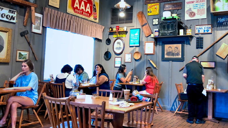 people eating at cracker barrel