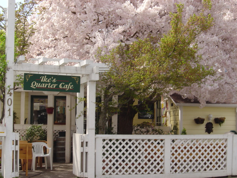 Ike's Quarter Cafe, Nevada City, Calif.