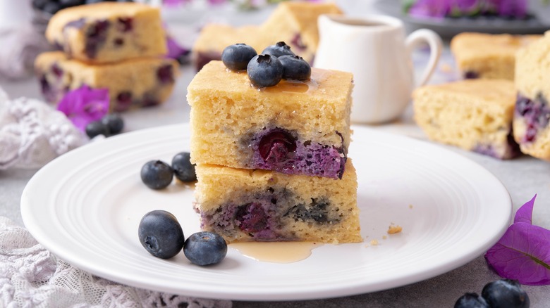 Cornbread squares with fresh blueberry