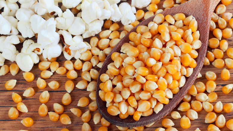 Popcorn and unpopped kernels