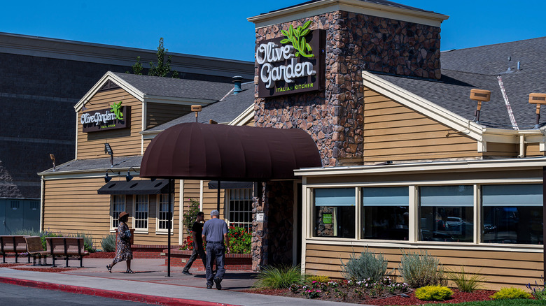 Olive Garden storefront