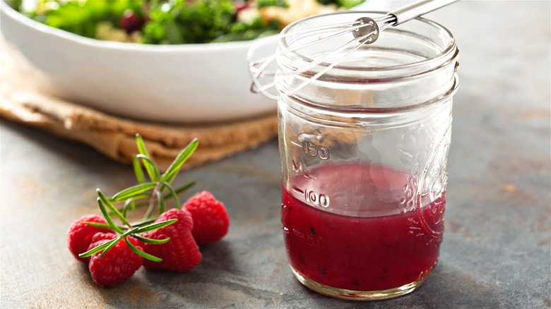 Raspberry vinaigrette and berries 