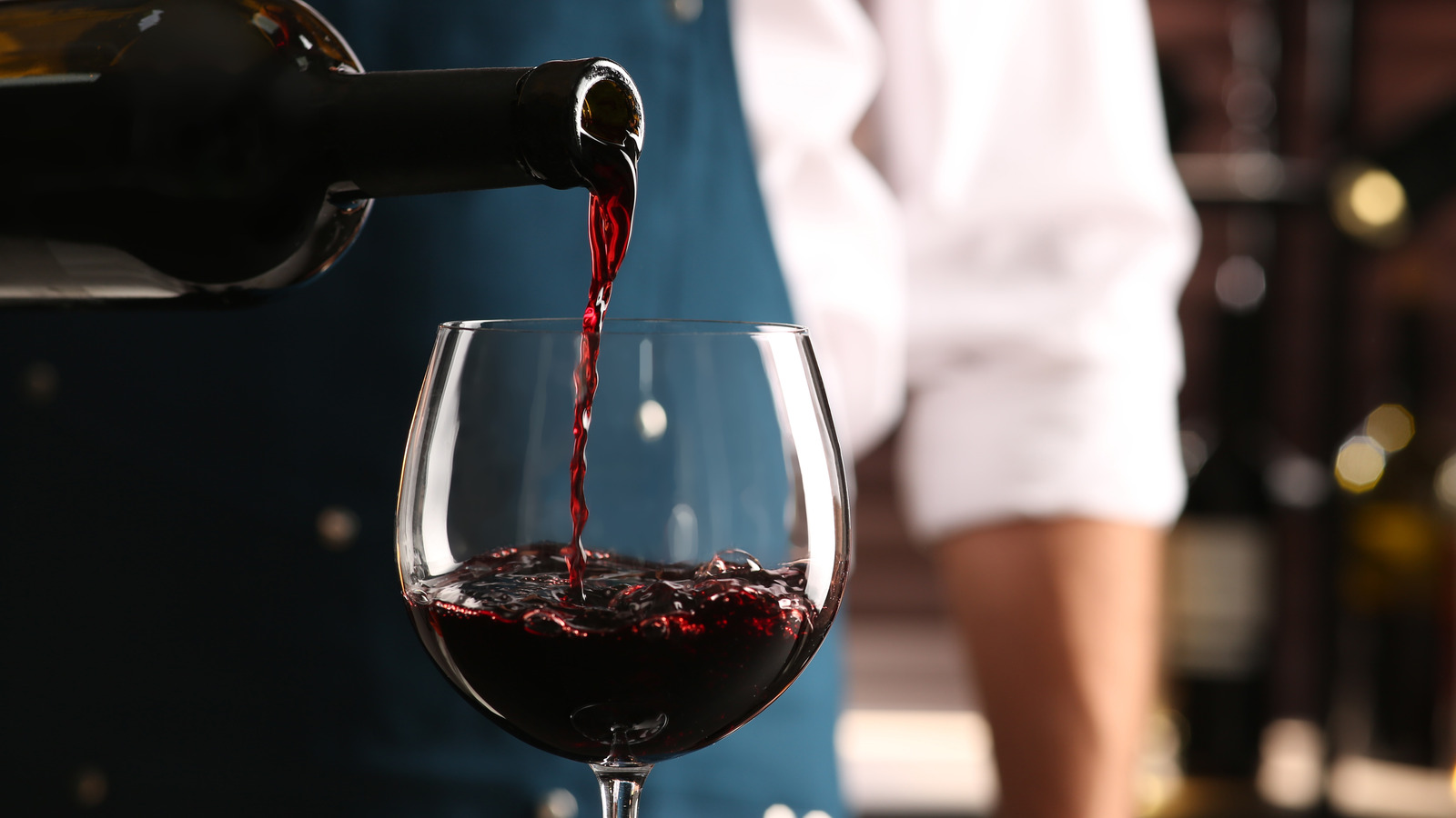 An Expert Explains The Biggest Wine List Red Flag To Look Out For At A ...