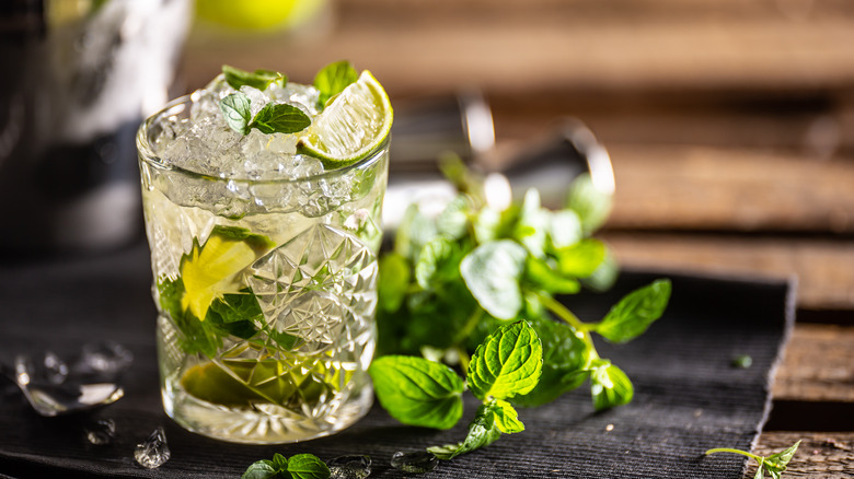 mojito with lime and mint