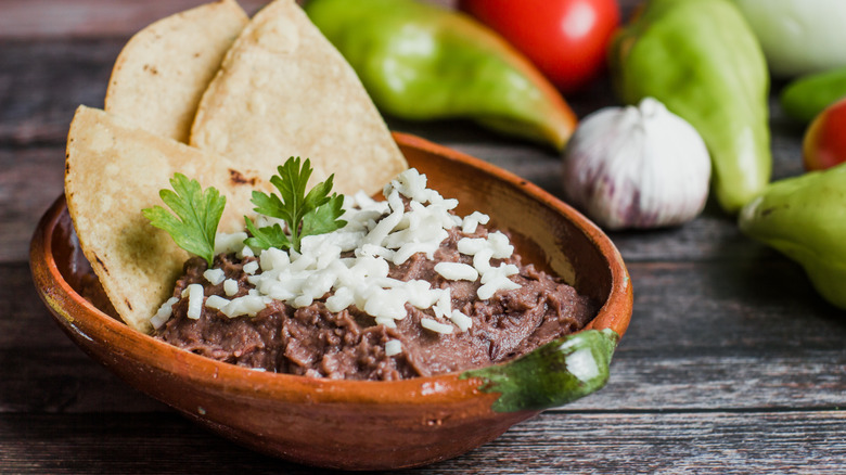 Refried beans with tortilla chips