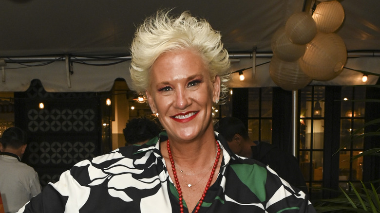 Anne Burrell smiling