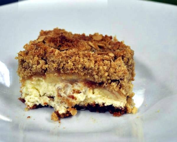 Apple Cheesecake Bars