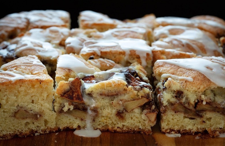 Cinnamon Apple Sheet Cake