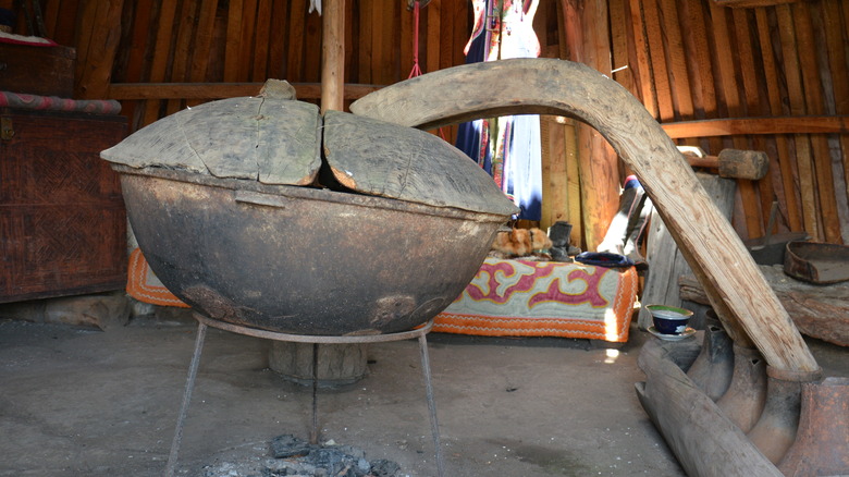 ancient arak distillation device