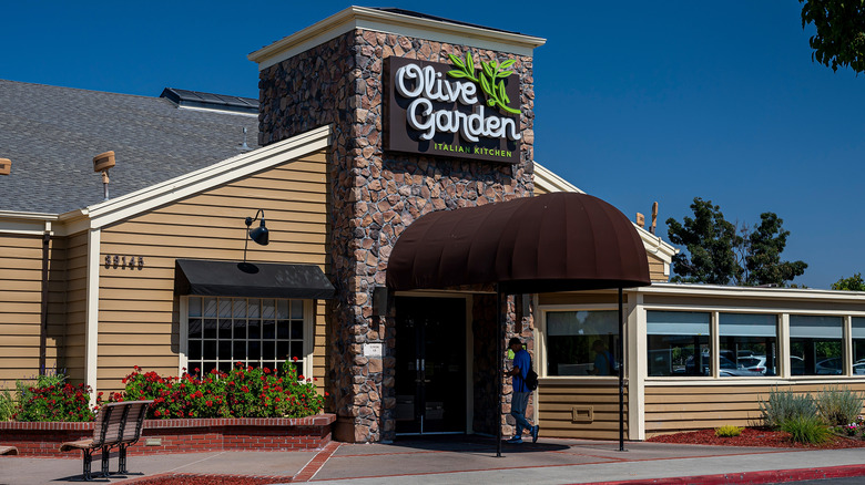 Olive Garden storefront