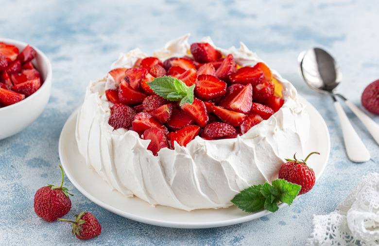 Australia: Pavlova   