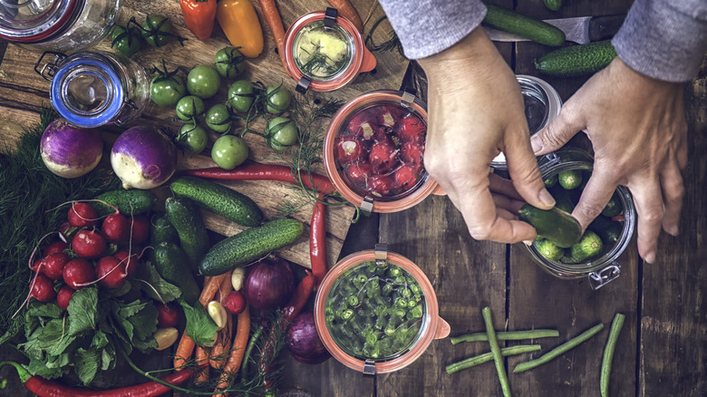 Vegetables and spices for pickling