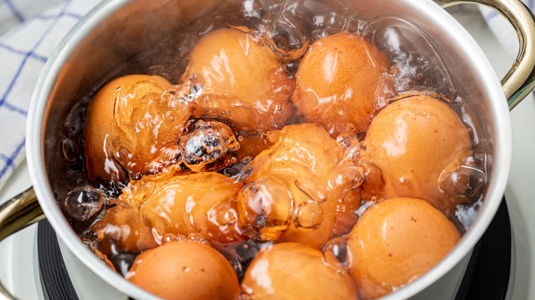 Boiling many eggs