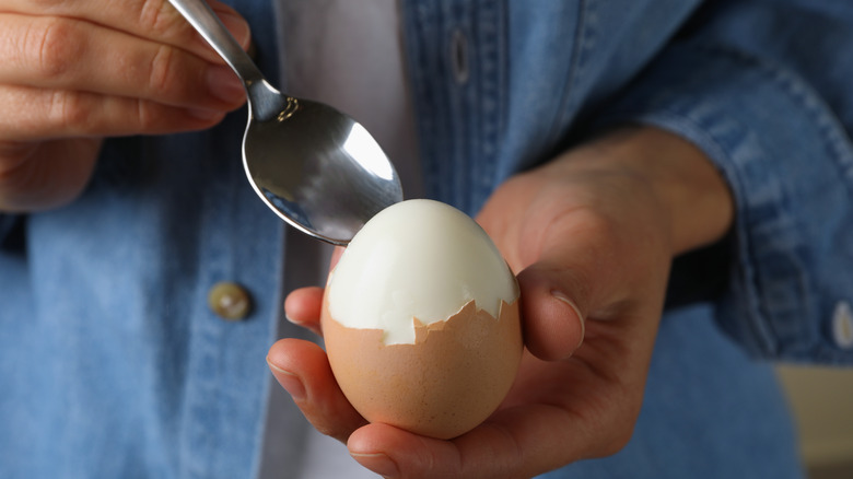 Eating a peeled egg