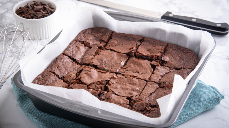 Baking pan with brownies