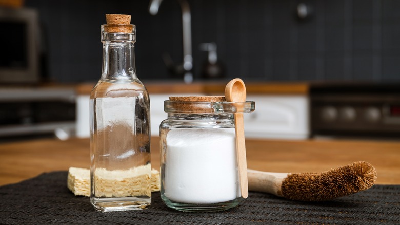 baking soda with cleaning supplies