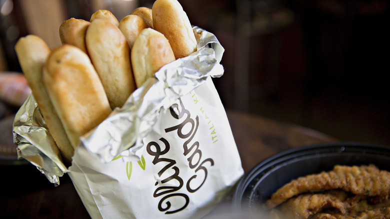 Olive Garden breadsticks to go