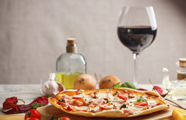 Best Wines for Papa John's, Domino's, and 6 Other Chain Pizzas