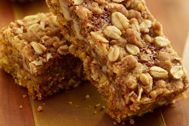 Caramel Pumpkin Oatmeal Bars Recipe